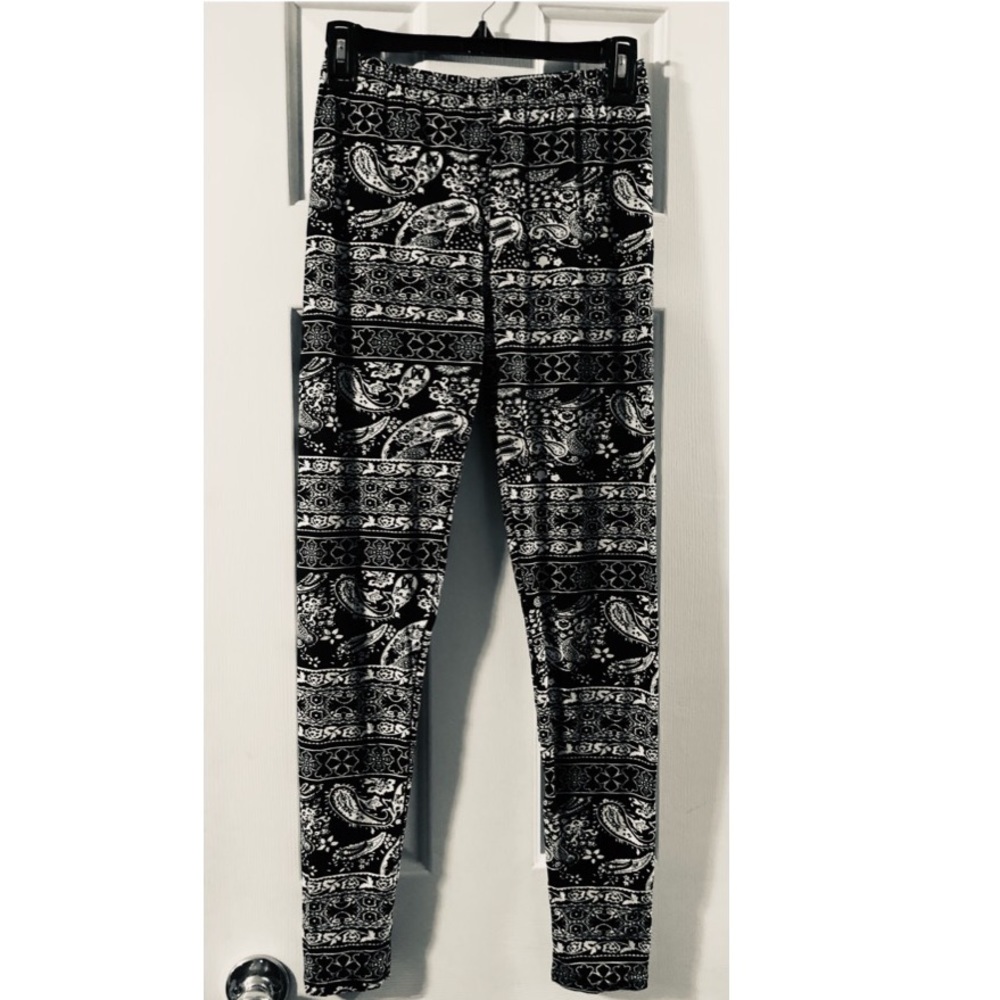Lildy B&W Print  Super Soft Leggings, Size: S-L